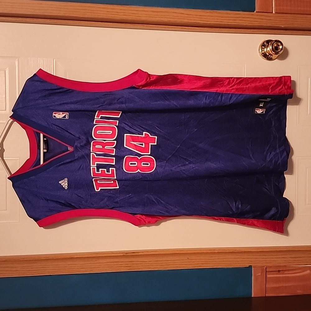 Detroit Pistons jersey